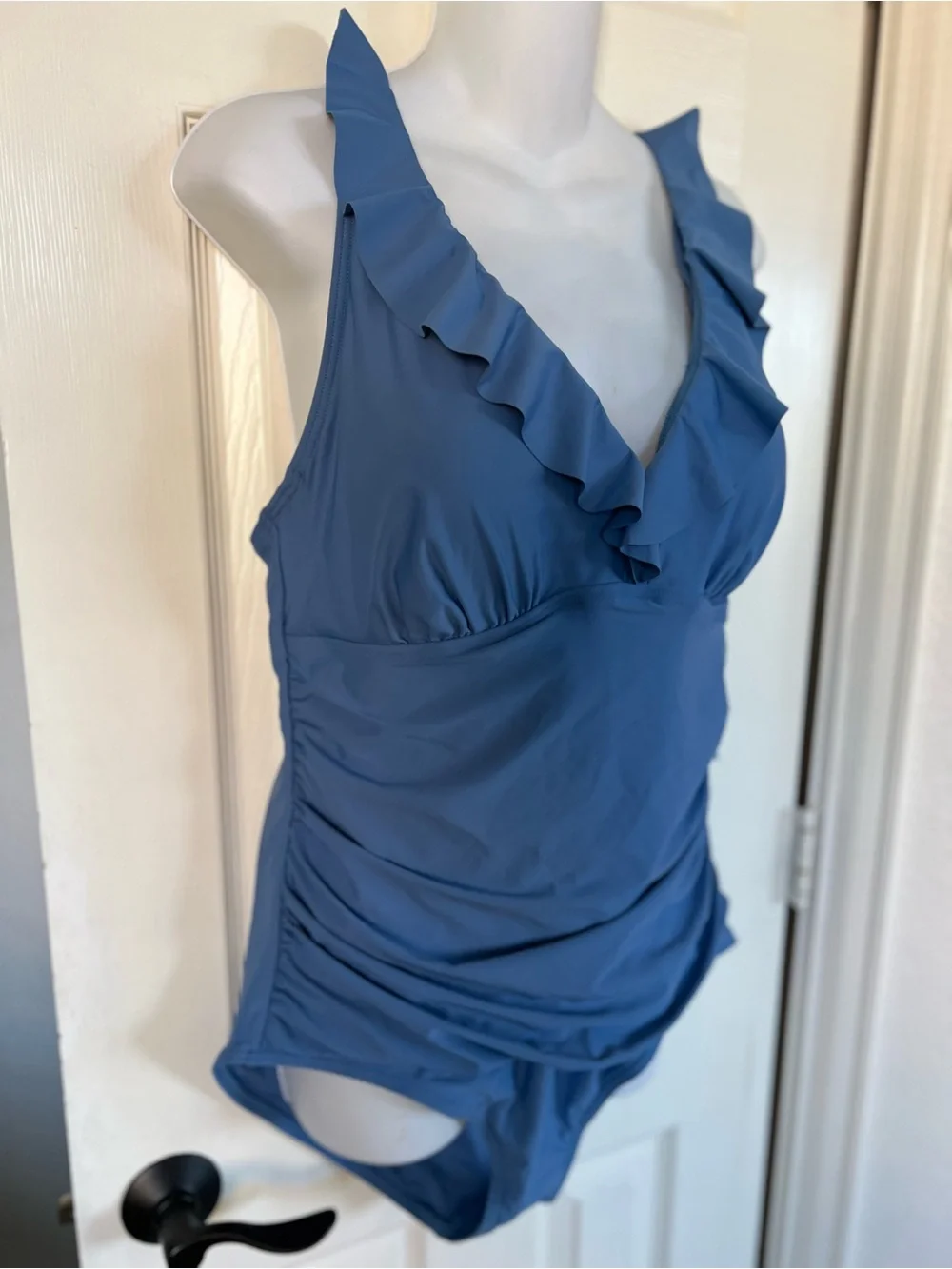NWT DKNY Womens Ruffle Plunge Underwire Tummy Control One-Piece Swimsuit - Picture 4 of 8